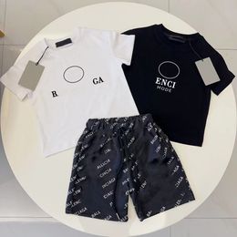 Babykleding Kidontwerper Set Kids Designer Tweede stuk korte mouwen Shorts Luxury Brand Summer Boy Girl T -shirt Poddler Clede