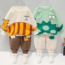 Ropa de bebé Primavera y otoño Conjunto de manga larga para niños Oso de peluche para niños masculinos y femeninos Dos piezas Casual Deportes 240318