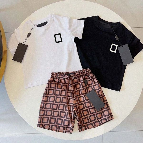 Bebé niños Camisetas Pantalones cortos Conjuntos Diseñador oso niño Niños Niñas Ropa conjunto Ropa Verano blanco negro Pantalones marrones Chándal de lujo yoRqui #