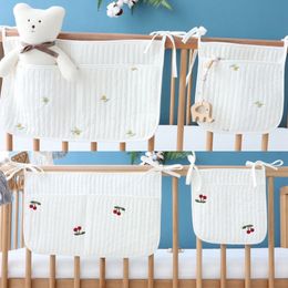 Baby Crib Organizer Sacs de rangement Born Pouches de couches de chevet support de lit suspendus pour les rails de literie pour nourrissons 231227