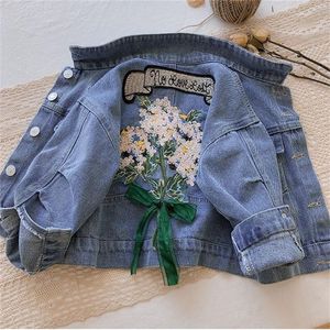 Chaquetas de mezclilla para niñas, abrigos con bordado de flores, moda de primavera y otoño, prendas de vestir para niños, chaquetas vaqueras rasgadas, Jean 20220921 E3