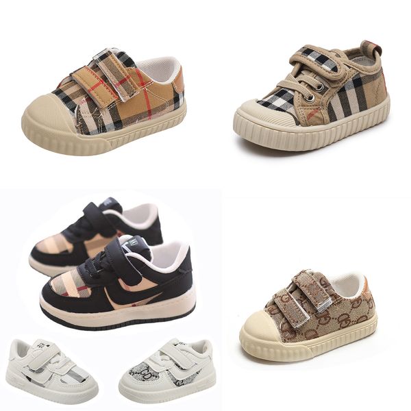 Zapatos de diseñador de bebé zapatilla de moda para niños infantiles tela suave de tela inferior niña niña clásica zapatillas para niños pequeños