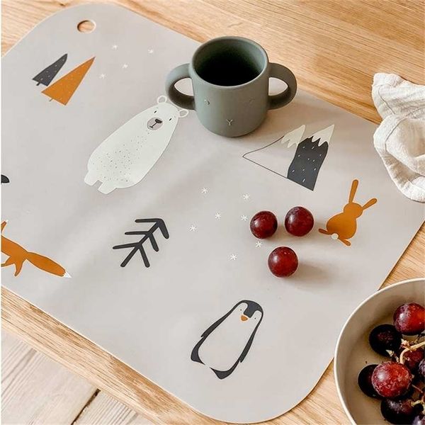 Baby Feeding Placemat BPA Free Enfants Vaisselle antidérapante Tapis de silicone de qualité alimentaire Fournitures pour enfants Accessoires 211026