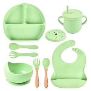 Juego de alimentación para bebés Utensilios Baberos de silicona de grado alimenticio Tazón Cuchara Tenedor Tazas Plato Sin succión para niños Vajilla de alimentación Babero impermeable Cubiertos sin BPA 8pcs / set BC676