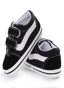 Zapatos de cuna para primeros pasos para bebé, zapatillas de lona antideslizantes con suela blanda para recién nacido, para caminar, en negro y blanco, 018M9994211