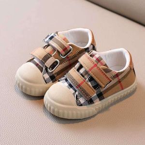 Baby First Walkers Shoes Kid Designer Infant Peuter Girls Boy Casual Mesh Soft Bottom Anti-Slip Footwear