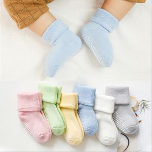 Baby vloer sokken anti slip baby sokken solid pasgeboren jongen sneaker footsocks dikke peuter meisje schoenen eerste walker 6 kleuren 120 stks DW4684