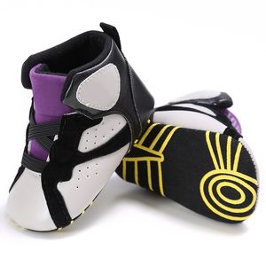 Calzado para bebés Zapatos para niñas Primeros andadores Zapatillas de deporte para cuna Baloncesto de cuero para recién nacidos Botas de moda para niños Zapatillas para niños Mocasines cálidos para niños Suelas blandas