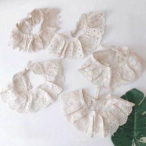 Bavoirs en dentelle pour bébé fille, accessoires pour bébés, style coréen, col mignon, creux, bavoirs pour tout-petits 210615