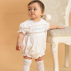 Bébé fille Boutique blanc barboteuse fait à la main broderie fleur coton combinaison né baptême barboteuses baptême espagnol vêtements 210615