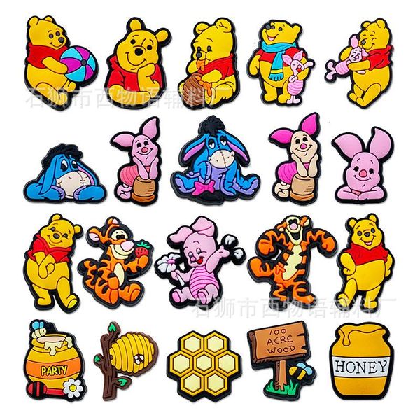 Breloques de tigre d'ours de bande dessinée pour bébé fille, breloques d'anime en gros, souvenirs d'enfance, cadeau amusant, breloques de dessin animé, accessoires de chaussures, boucle de décoration en pvc, caoutchouc souple