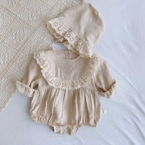 Bébé fille coton broderie lin barboteuse avec chapeau de dentelle infantile à manches longues beige combinaison enfant en bas âge Corée 210615