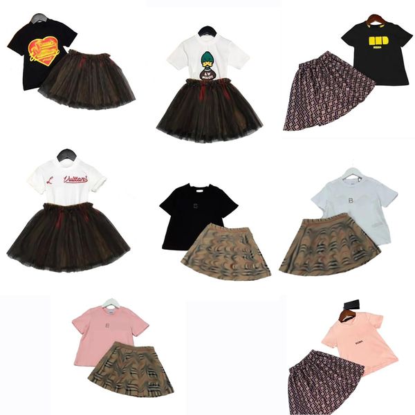 Baby Girl Designer Clothes Kids T-shirt et Veil Jirt Set Fashion Brand pour l'été Two Piece avec des jupes plissées Treasures et Girls Fashion de Baby