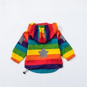 Baby Girl Jacket Boy Abrigo con capucha Ropa de protección solar Rainbow Stripe Chaqueta Baby Boy Mangas largas Primavera y otoño Ropa para niños 2Y 211023