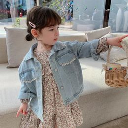 Bébé fille perle Denim vestes printemps automne à manches longues vêtements d'extérieur enfants vêtements filles mignonnes perle revers Denim manteaux 2-6 ans 231225