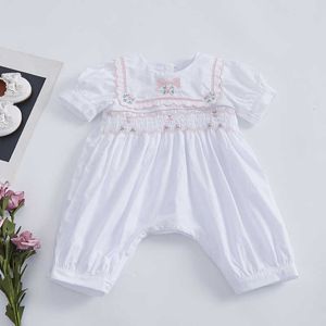 Babymeisje Smocked Romper voor Peuter Handgemaakte Smocking Jumpsuit Infant Borduurwerk Kleding Kinderen Boutique Spaanse kleding 210615