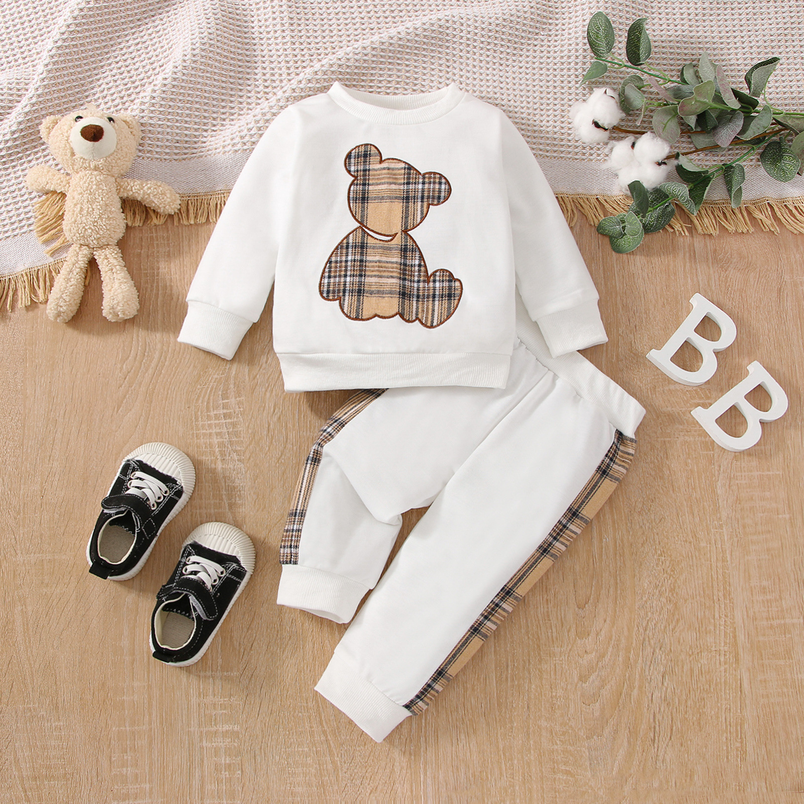 Conjuntos de ropa de otoño para niñas recién nacidas, camisetas con estampado de oso a cuadros de manga larga para niños pequeños, sudadera, pantalones, trajes, chándales de 0 a 24 meses