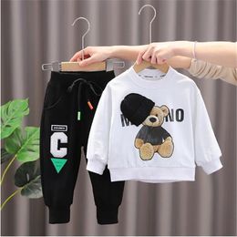 Baby Mädchen Jungen Kleidung Sets Kinder Casual Kleidung 2023 Frühling Kinder Urlaub Outfits Herbst Cartoon Langarm T-shirt Hosen 2 PCS Anzug