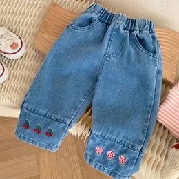 Baby Mädchen Kirsche Stickerei Jeans Kinder Herbst Hosen Breite Bein Hosen Harem Kleidung Elastische Taille Weiche Oberbekleidung Böden 240124