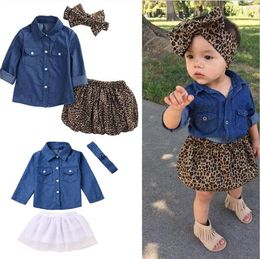 Vêtements pour bébés filles 3pcs sets enfants Cowboy Kirt jupe imprimée léopard et coiffure pour enfants en forme 15 ans1608423