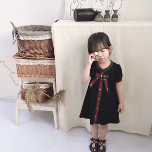Vestido de diseñador para niñas bebés Ropa con estampado de letras para niños Vestido de manga corta para niños pequeños con corbatín lindo para ropa de niña