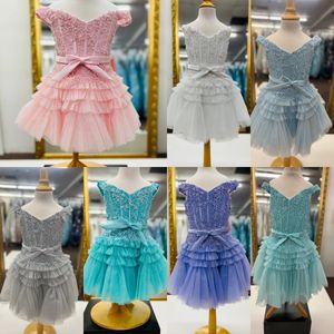 Vestido de desfile de gala para niñas bebés 2024 Capa de tul con encaje Vestido de fiesta de cóctel para magdalenas Niña de las flores Niño pequeño Pequeña señorita Lila Rosa Aqua Entrevista Moda divertida