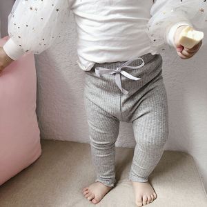 Bébé filles couleur unie mignon arc base pantalon printemps infantile enfants coton all-match 3 couleurs pantalon 210508