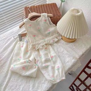 Conjunto de ropa de verano para niñas, chaleco con flores bordadas, camisas, pantalones, trajes de 2 piezas, conjuntos de ropa para niños y niñas dulces 240308