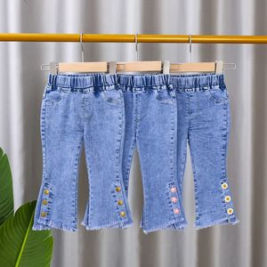 Baby Girls Jeans ajustados Primavera Otoño Suona Pantalones de mezclilla Casual Niños Estiramiento Pantalones acampanados Ropa para niños for05Years 240318