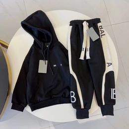 bébé sweat à capuche enfant manteau de designer enfant en bas âge deux pièces ensemble vêtements pour enfants mode filles garçons ensembles à manches longues pantalons hauts marque enfants vêtements lettres sport décontracté