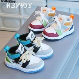 Baby Kid Spring herfst mode trend ademende sneakers meisjes jongens niet -slip slijtage Kids High Topboard schoenen 240430