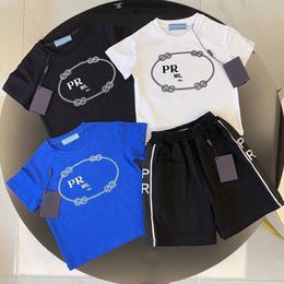 Ensembles de vêtements pour enfants ensembles de créateurs tshirts shorts de survêtement lettre imprimé t-shirts à manches courtes garçons filles t-shirts jeunes pour tout-petit tops enfants luxur n8n3 #