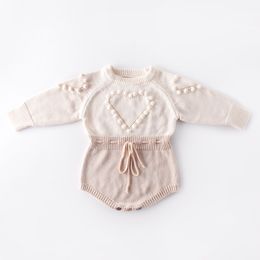 Baby Kids Designer Vêtements Tripted Rober Long Sleeve Love Heart Design Raiper Clothes 100% Cotton Girl Warm Rompers 0-2T