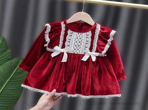 Baby Kids Red Velvet Christmas Party Robes Kids Bows Robe plissée Enfants Lace Hollow Brodery Falbala Fly Sleeve Princess C4490587