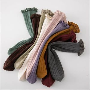 Bébé genou chaussettes hautes filles printemps dentelle bas coton droit mi-tube chaussettes enfants solide plaine pile longues chaussettes coton décontracté collants princesse jambières BC428