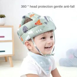 Bébé apprend à marcher sur la tête des casques de sécurité des enfants qui rampent un chapeau anti-drop à la maison 231227