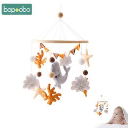 Baby Marine Animals Bed Bell Rattle Born Felt for Infant Bood Wood Mobile Carrousel Cot Kid Musical Toy Gift 240418