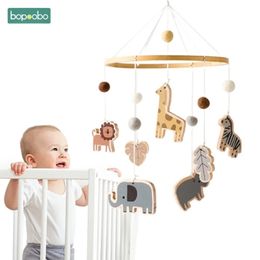 Baby Mobiles Toys Born Crib Bed Wood Bell Ins Lovely Cute Multi-Models Hanger Ratels Carrousel COTS Kids cadeau 240418