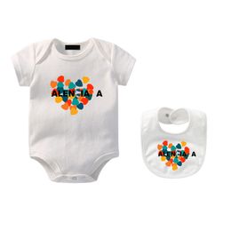 Baby Rompers para niños Diseñadores de niños ropa Niños para niños Jumpsuit de verano Baby Summer Lindo 100% Algodón de lujo Corazón de lujo CXD2404226-6