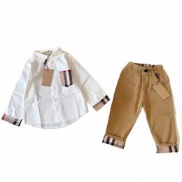 Baby Kinderkleding Sets t-shirt Broek Past Plaid Meisje Jongen Kind Merk Designer Shirts broek Kinderkleding Jeugd Uniform Luxe lange mouwen Letters T-shirts Broeken