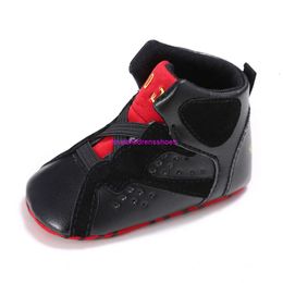 Babyschoenen Meisje Babyschoenen Pasgeboren Lederen Basketbal Sneakers Baby Sport Kindermode Laarzen Kinderen Slippers Peuter Zachte Zool Winter Warme Mocassins