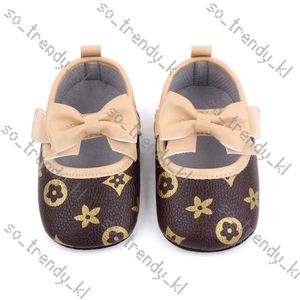 Babyschoenen infat pasgeboren meisje eerste wandelaars vlinder knoop prinsesschoenen cucci schoenen voor babymeisjes zachte flats mocassins 90