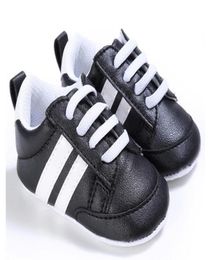 Baby Shoes Newborn Boys Sneaker Girls Two Striped First Walkers Kids Kids Toddlers Lace Up Up Pu Leather Soft Swneakers 018 mois7200159