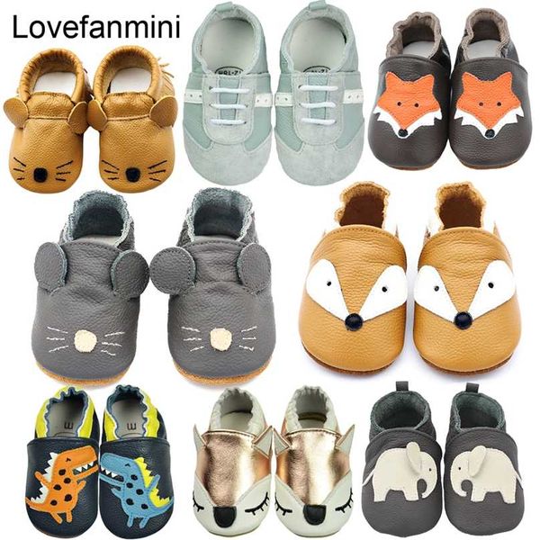 Chaussures de bébé Soft Cow Cuir Bebe Born Booties pour bébés Garçons Filles Infant Toddler Mocassins Pantoufles First Walkers Sneakers 211022