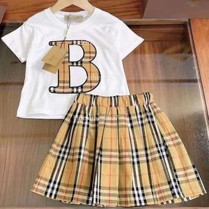 Baby Short Rok Designer Clothing T-shirt Letter De meest modieuze Britse modemerk Zomer kinderen Baby Boy Girl Cotton Tweed-stukset