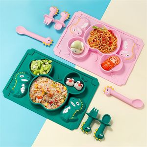 Baby Siliconenplaat Set Kids Bowl -borden Kinderen S servoren Dinosaurus Cartoon Derees Lepel Fork Food Grade Derees 220708