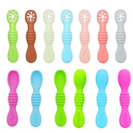 Baby Spoon Silicone Theether Toys Learning Feeding Scoop Training Uitrusting Geboren tafelvliegtuig Infant Learning lepels TEETER 220715