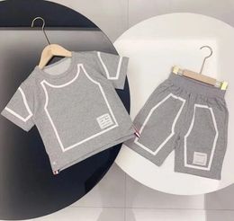 Camiseta y pantalones cortos para bebés diseñador de verano Boys and Girls Fashion Wothing Rayas estampadas Estampas Conjunto de dos piezas Ropa de lujo de ropa interior corta para niños Mangas cortas