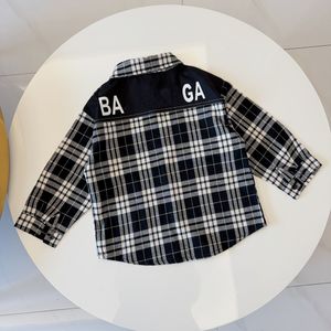 Baby t -shirt revers Kid T -shirt Kinderen Designer Kleding Letters met lange mouwen Letters Knop Patroon Fasion Girls Boys T -stuk Autumn Winter Spring Formele kleding School uniform