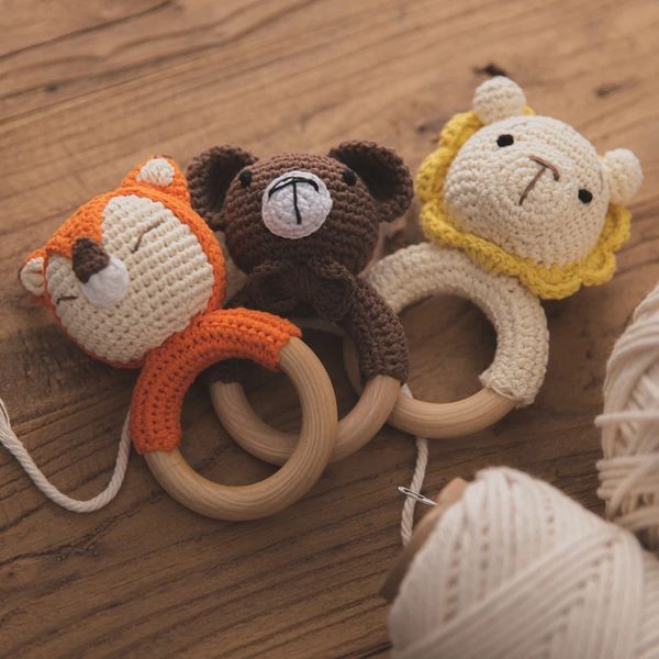 Bébé teether jouets un hochet en crochet gratuit rings en bois anneaux mobiles gymnase infirmière soother molaire